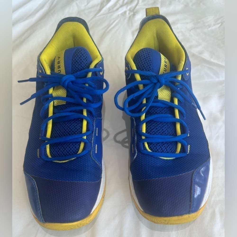 Curry Under Armour Mids Basketball Shoes - Picture 3 of 9